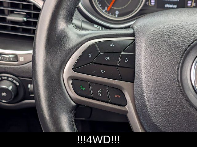 Used 2019 Jeep Cherokee Latitude Plus w/ Cold Weather Group AWD/4WD image 34