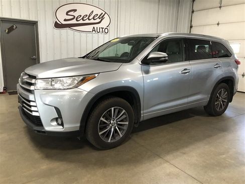 Used 2018 Toyota Highlander XLE image 1