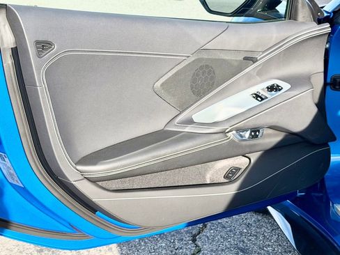 Used 2025 Chevrolet Corvette Z06 image 17