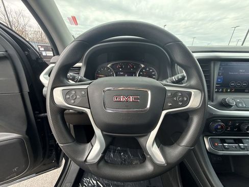 Used 2023 GMC Acadia SLE w/ Driver Convenience Package image 14