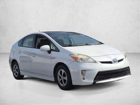 Used 2013 Toyota Prius Four w/ Deluxe Solar Roof Pkg FWD image 4