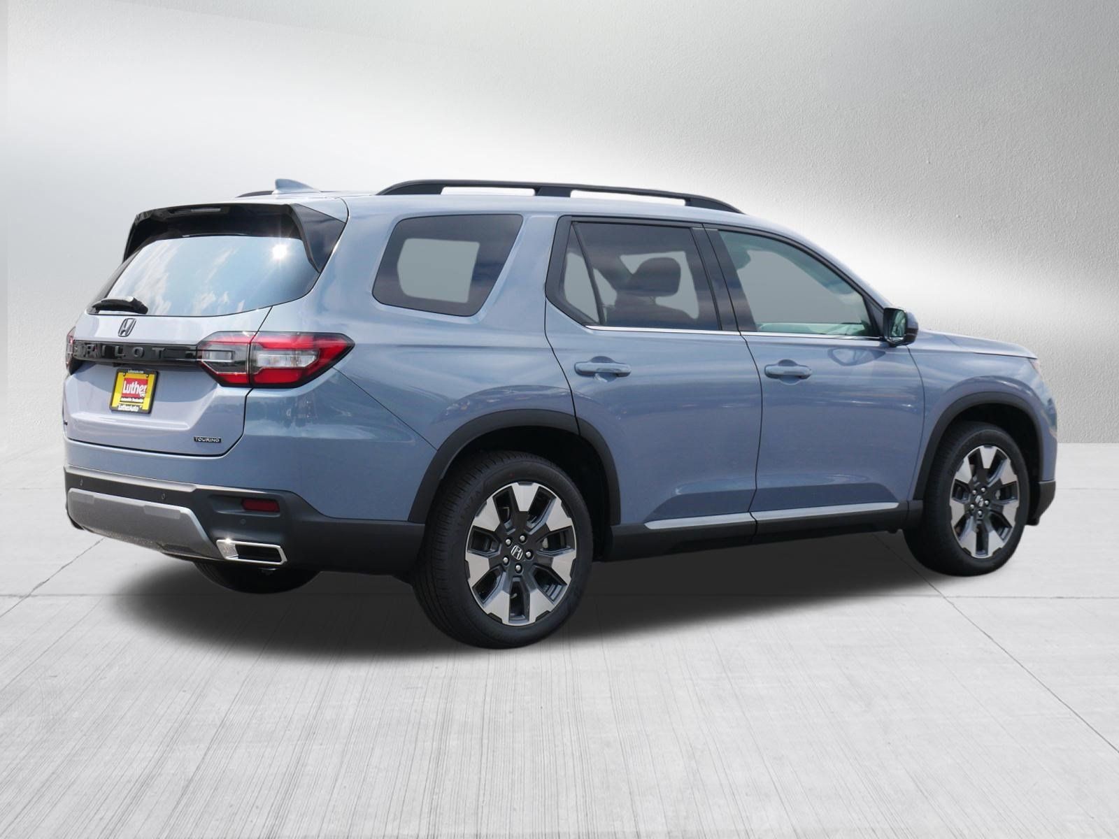 New 2026 Honda Pilot Touring image 7
