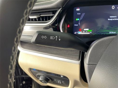 Used 2024 Jeep Grand Cherokee Limited 4xe image 13