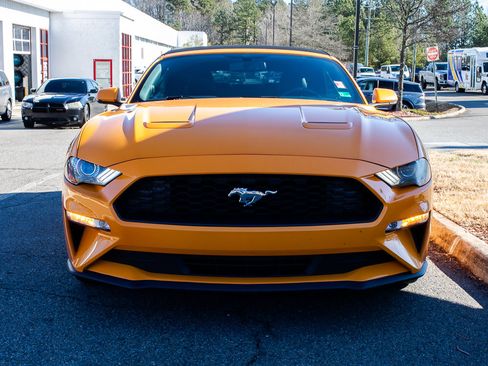 Used 2019 Ford Mustang Coupe image 2