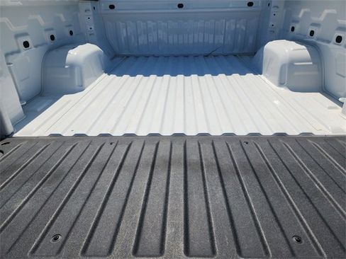 Used 2023 Chevrolet Silverado 1500 LT image 30