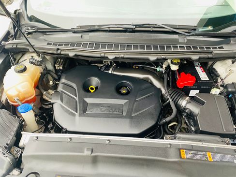 Used 2016 Ford Edge SE image 30