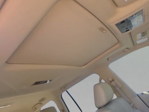 Used 2018 Lexus LX 570 4WD image 29