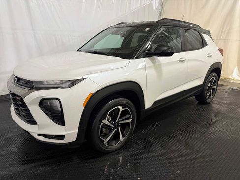 Used 2023 Chevrolet TrailBlazer RS w/ Sun and Liftgate Package image 6