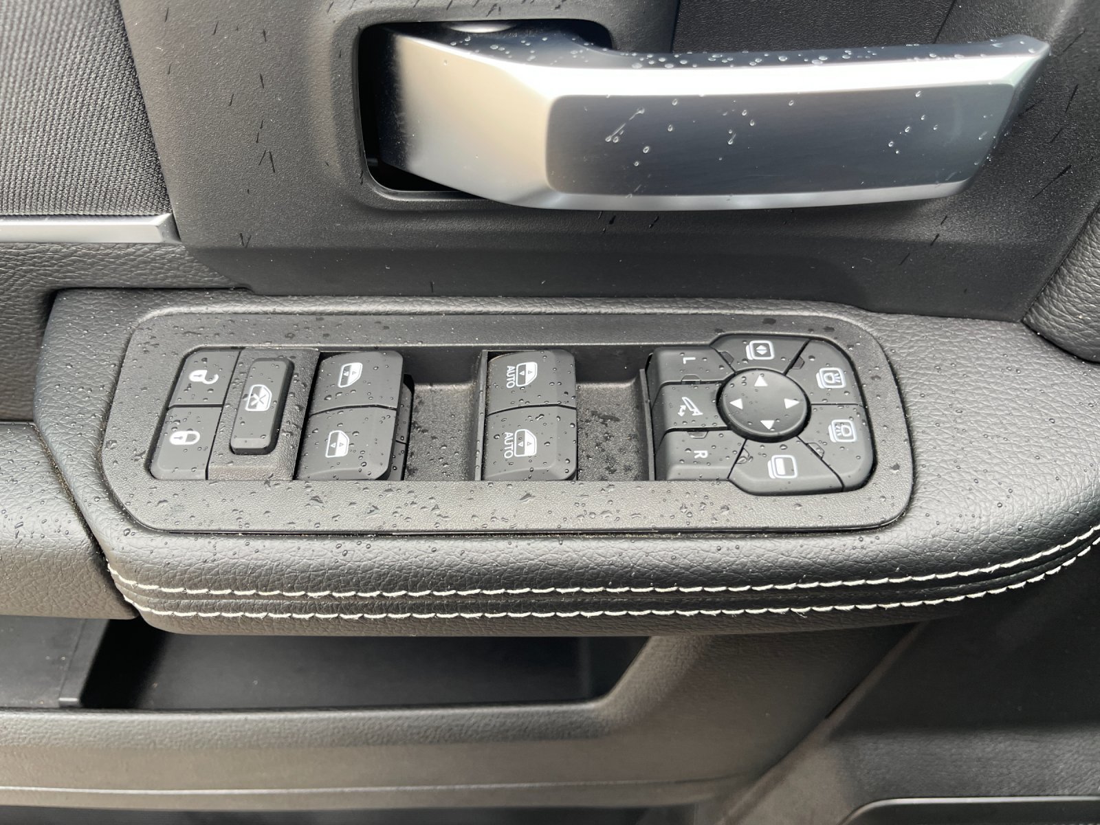New 2026 RAM 2500 Big Horn AWD/4WD image 12