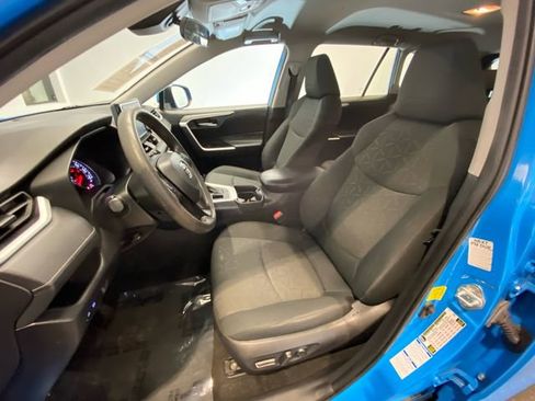 Used 2021 Toyota RAV4 XLE AWD/4WD image 12