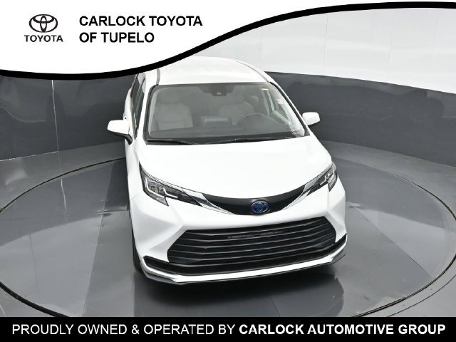 Used 2023 Toyota Sienna LE FWD image 47