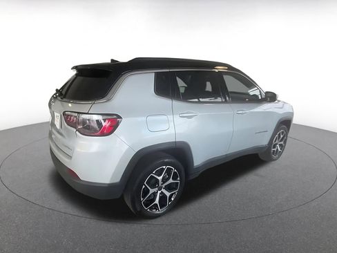 Used 2025 Jeep Compass Limited image 13