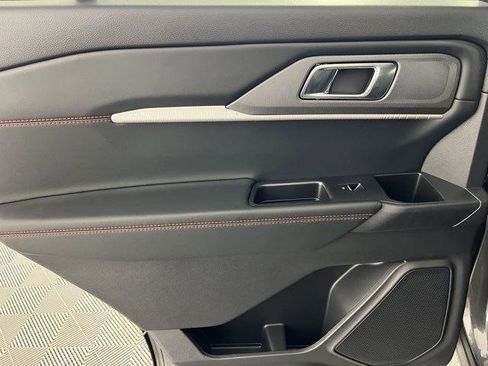 Used 2025 Ford Explorer ST-Line w/ Premium Package image 23