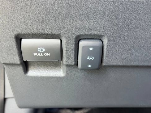 Used 2024 Ford F250 Lariat w/ Lariat Ultimate Package AWD/4WD image 46
