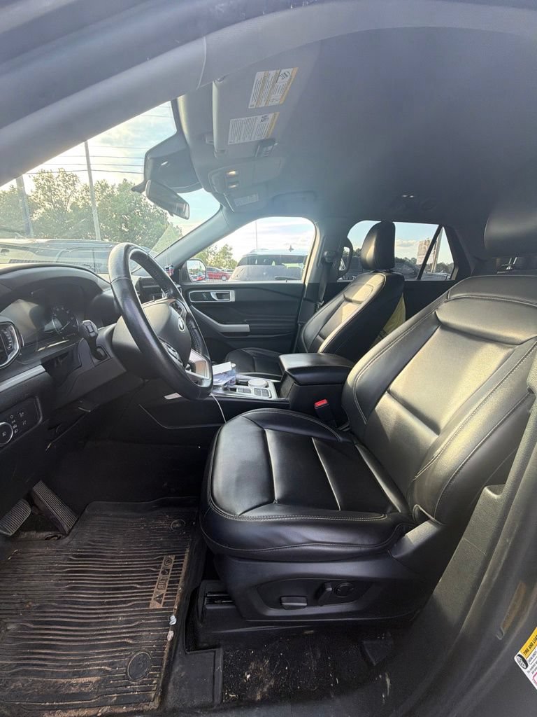 Used 2022 Ford Explorer XLT w/ Equipment Group 202A RWD image 9