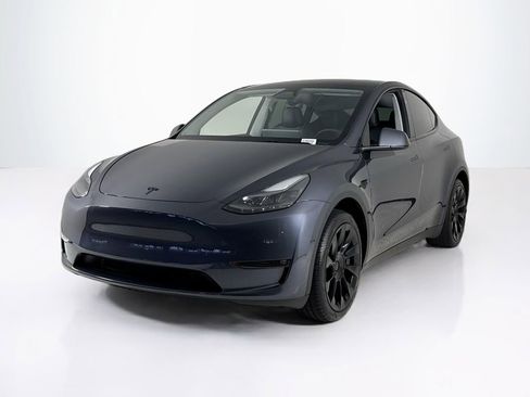 Used 2023 Tesla Model Y 2WD image 1