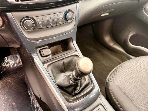 Used 2017 Nissan Sentra SR Turbo w/ SR Midnight Edition FWD image 12