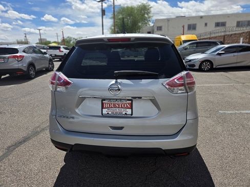 Used 2016 Nissan Rogue S FWD image 2