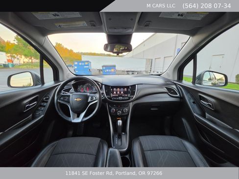 Used 2020 Chevrolet Trax LT w/ LT Convenience Package FWD image 10