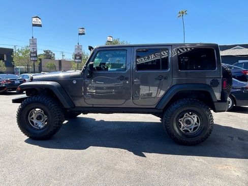 Used 2017 Jeep Wrangler Unlimited Rubicon w/ Connectivity Group image 10