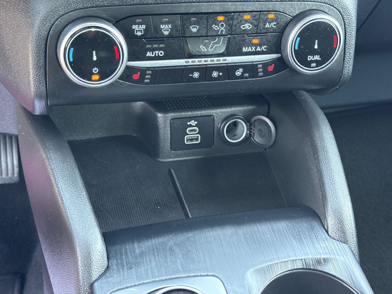 Used 2025 Ford Escape ST-Line Select AWD/4WD image 27