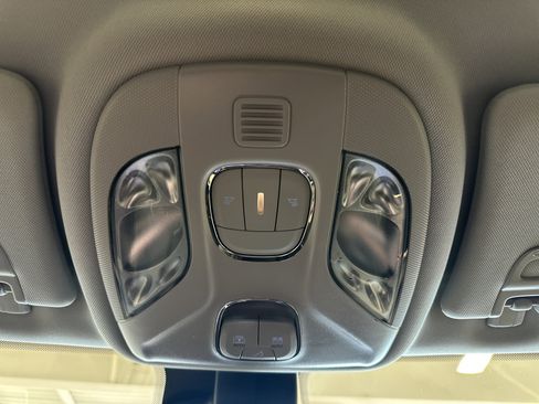 Used 2022 Jeep Compass Latitude w/ Sun and Sound Group image 38