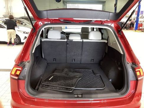 Used 2019 Volkswagen Tiguan SE AWD/4WD image 14