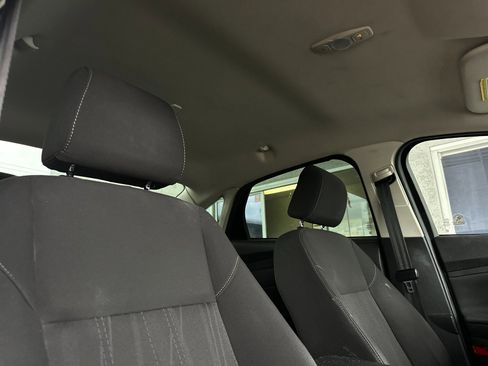 Used 2015 Ford Focus SE w/ SE Sport Package image 24