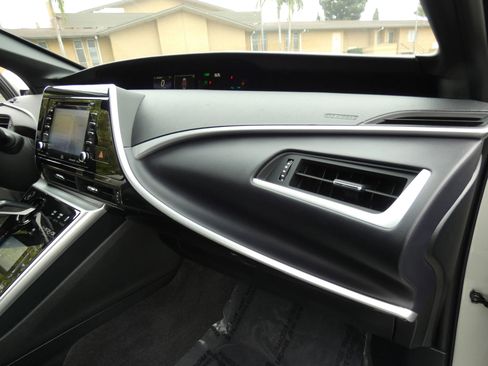 Used 2019 Toyota Mirai image 34