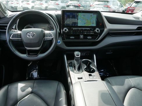 Used 2022 Toyota Highlander Limited AWD/4WD image 13