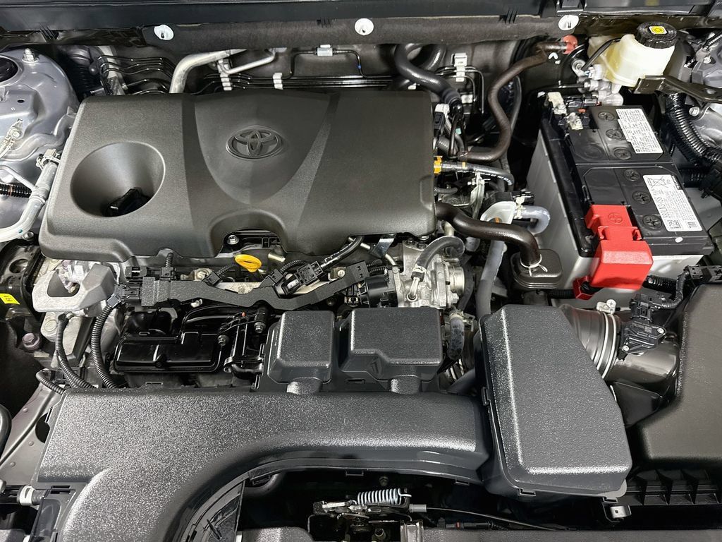 Certified 2025 Toyota RAV4 LE AWD/4WD image 32