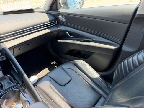 Used 2024 Hyundai Elantra Limited FWD image 16