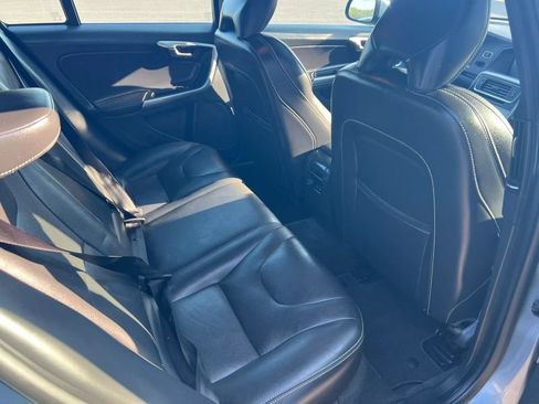 Used 2017 Volvo V60 T5 Platinum AWD/4WD image 9