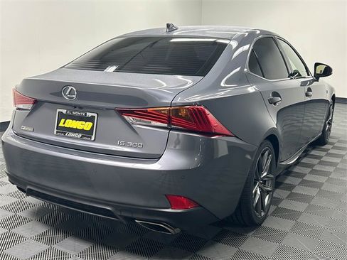 Used 2018 Lexus IS 300 image 5