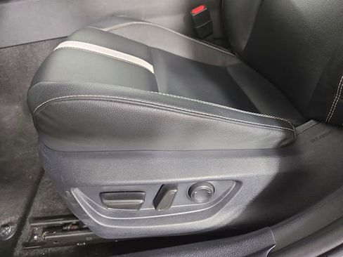 Used 2025 Toyota Camry SE FWD image 29