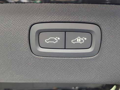 New 2026 Volvo XC90 B6 Plus w/ Protection Package Premier image 36