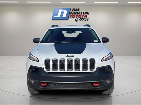 Used 2017 Jeep Cherokee Trailhawk w/ Comfort/Convenience Group image 2