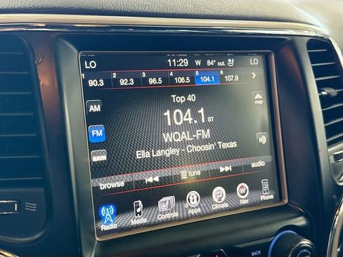 Used 2015 Jeep Grand Cherokee Overland w/ Advanced Technology Group AWD/4WD image 15