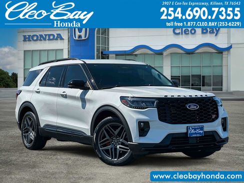 Used 2025 Ford Explorer ST AWD/4WD image 1