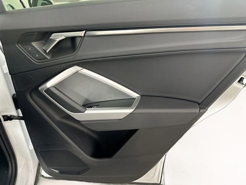 Used 2025 Audi Q3 2.0T Premium image 30