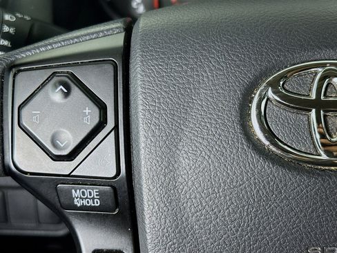 Used 2022 Toyota Tacoma SR image 13