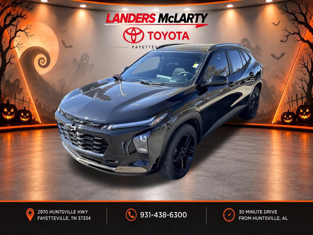 Used 2025 Chevrolet Trax ACTIV w/ Sunroof Package FWD image 1