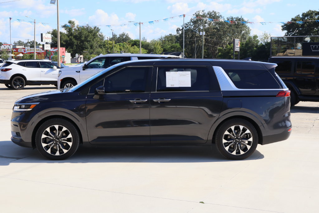 Used 2023 Kia Carnival EX FWD image 6