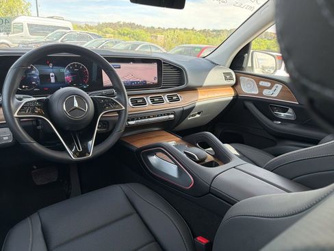 Used 2025 Mercedes-Benz GLE 350 4MATIC image 9
