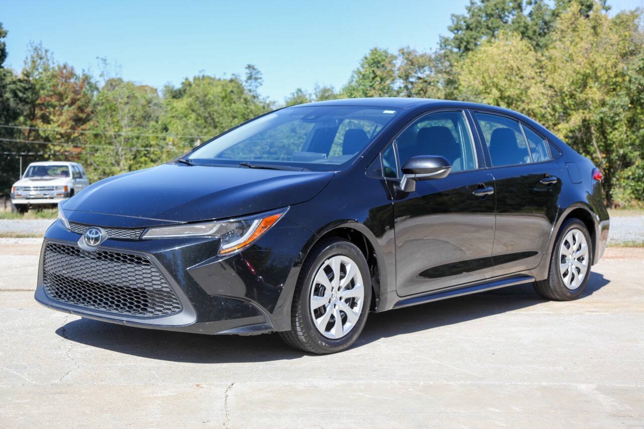 Used 2021 Toyota Corolla LE FWD image 4