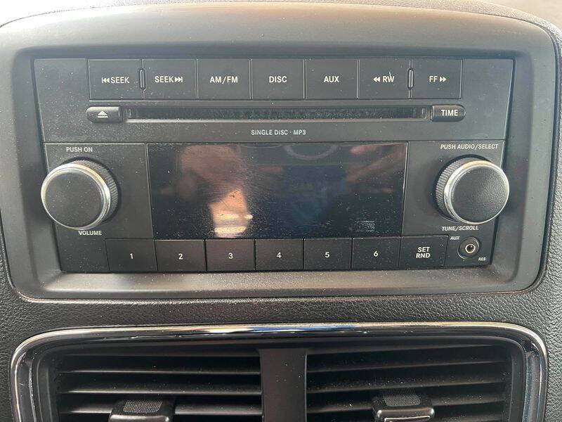 Used 2011 Dodge Grand Caravan FWD image 24