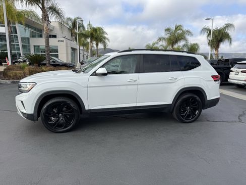 Certified 2022 Volkswagen Atlas SE w/ Panoramic Sunroof Package image 7