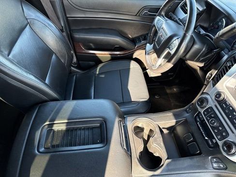 Used 2017 GMC Yukon SLT w/ Open Road Package RWD image 21