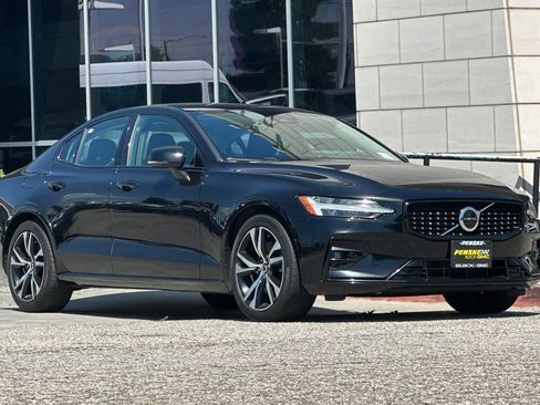 Used 2024 Volvo S60 B5 Core FWD image 2