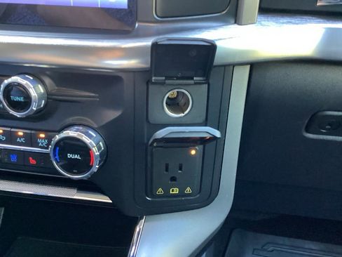 Used 2022 Ford F150 Lariat image 59